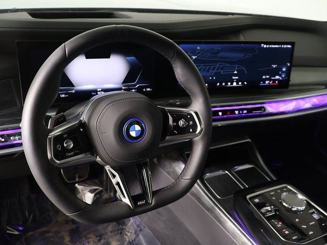 2025 BMW i7 xDrive60 - 23078992 - 27