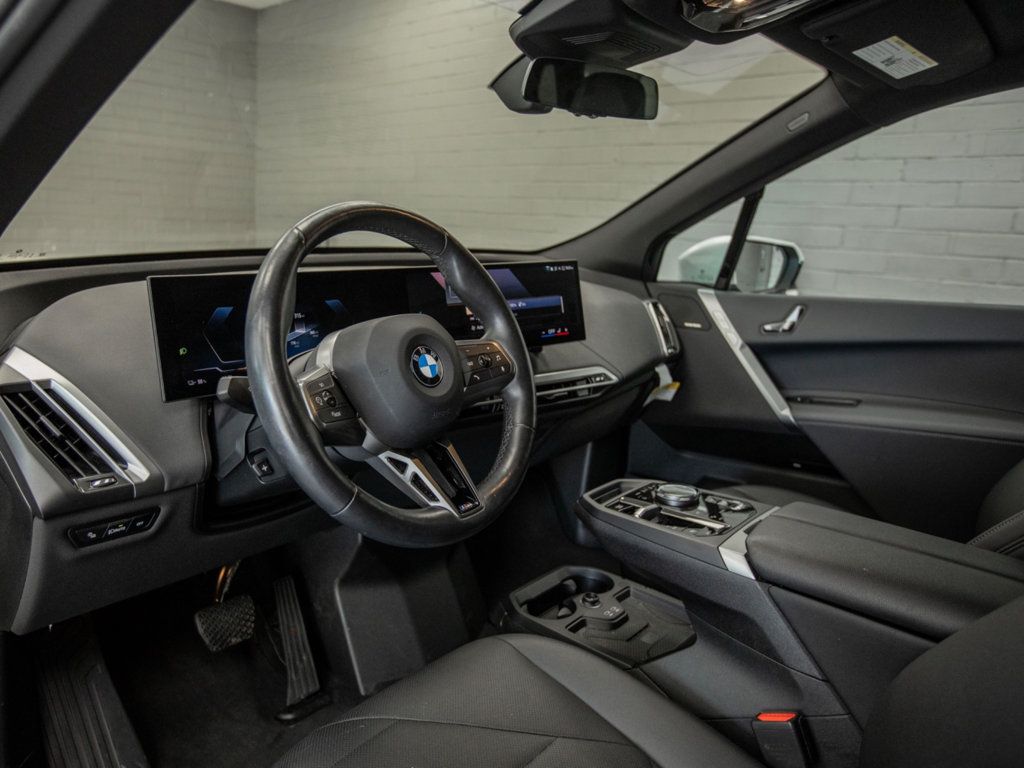 BMW iX photo 14