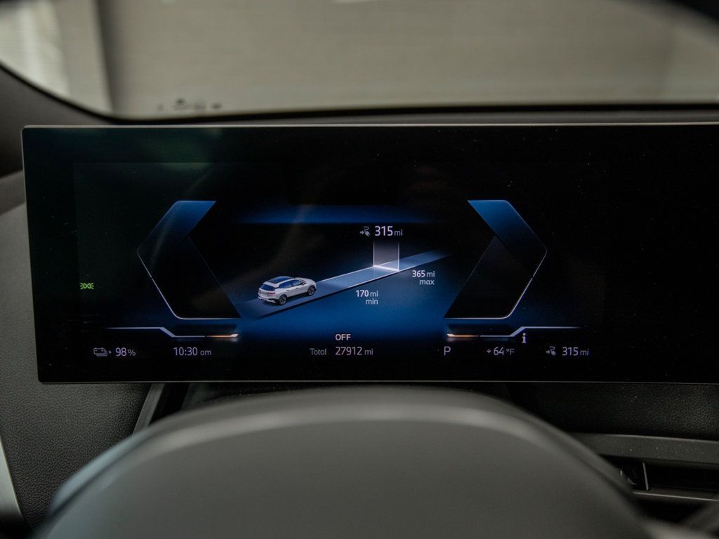 BMW iX photo 16