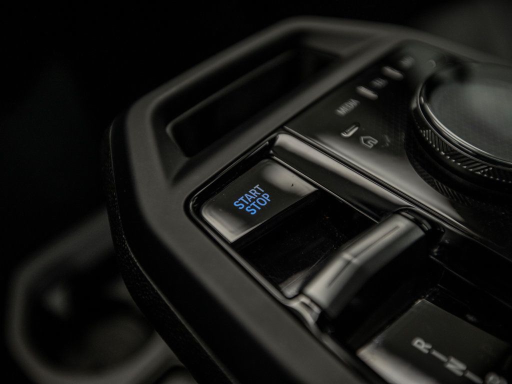 BMW iX photo 19