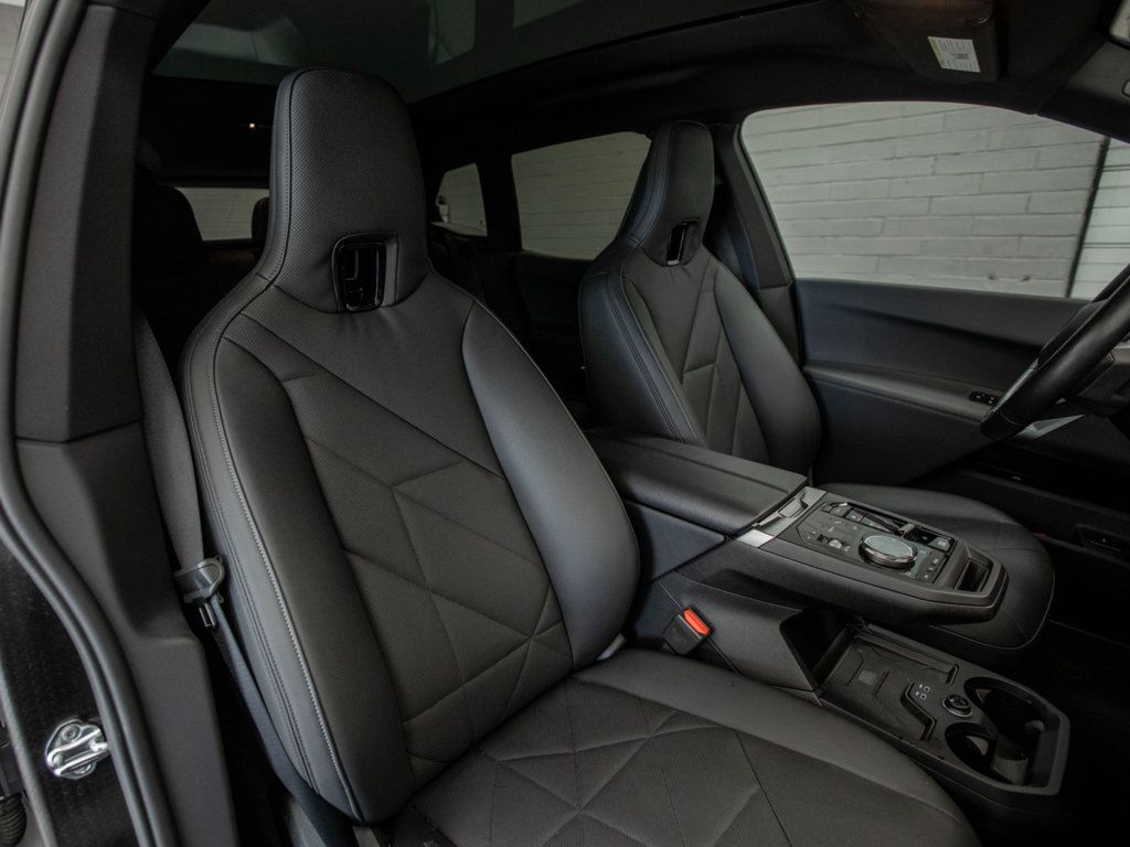 BMW iX photo 20