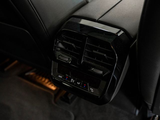 2025 BMW iX  xDrive50 AWD - 23019472 - 23