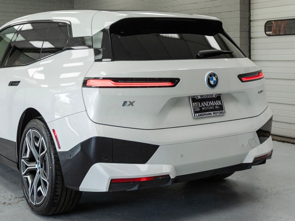 BMW iX photo 33