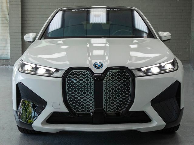 2025 BMW iX xDrive50's photo