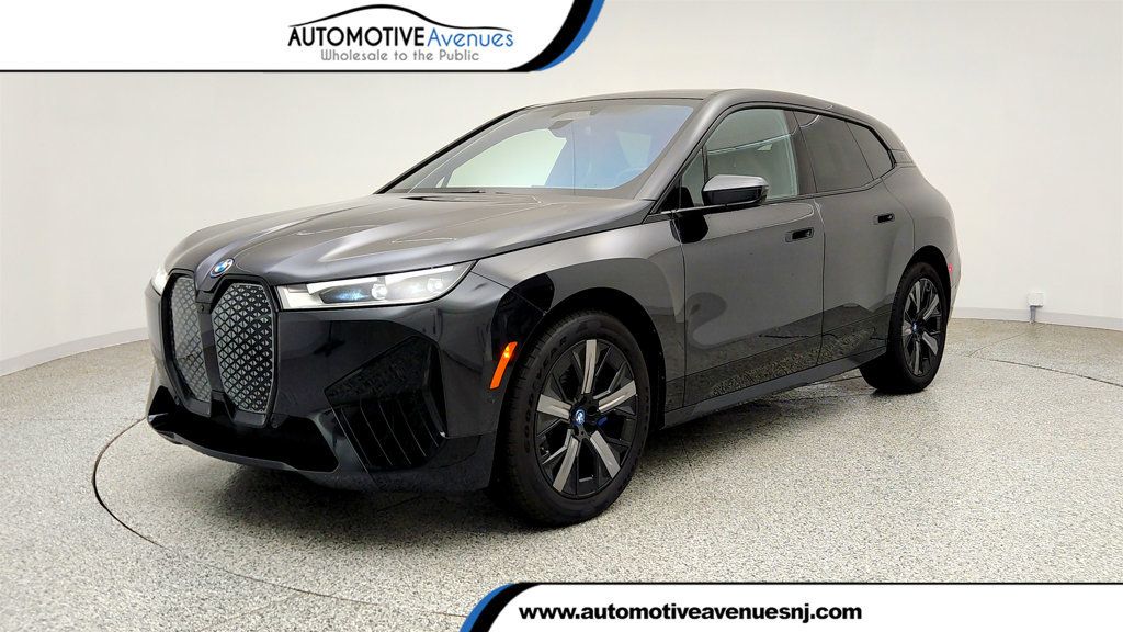 2025 BMW iX xDrive50 SAV w/ Driver Assist Pro, Convenience & Sport Pkg - 23040958 | Video 1