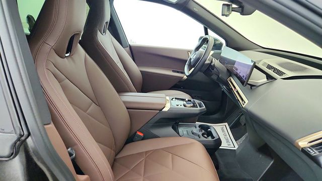 2025 BMW iX xDrive50 SAV w/ Driver Assist Pro, Convenience & Sport Pkg - 23040958 - 20