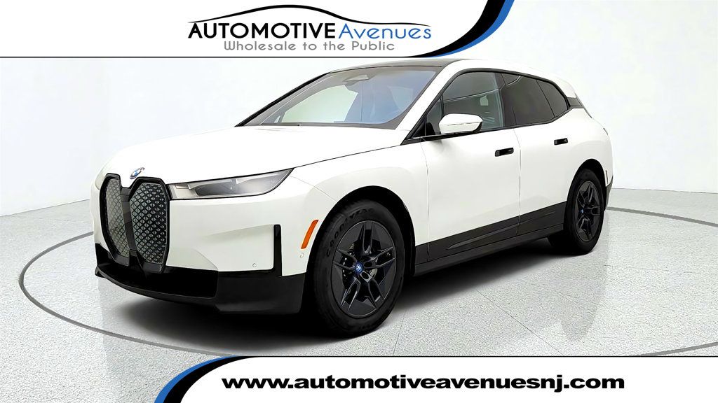 2025 BMW iX xDrive50 SAV w/ Ventilated Seats - 23075509 | Video 1
