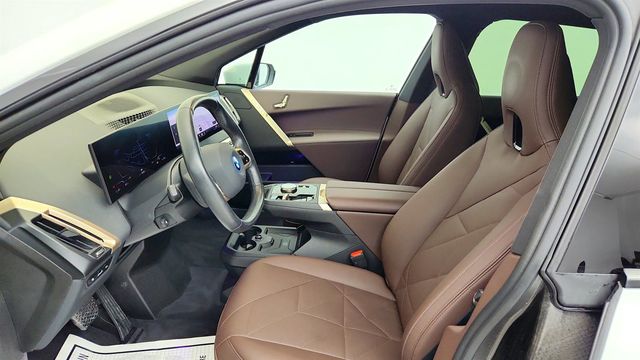 2025 BMW iX xDrive50 SAV w/ Ventilated Seats - 23075509 - 17