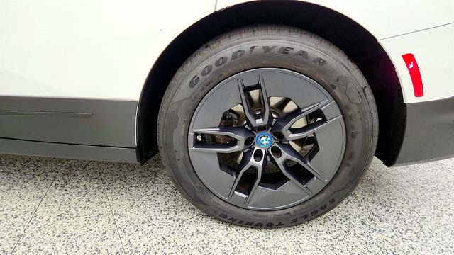 2025 BMW iX xDrive50 SAV w/ Ventilated Seats - 23075509 - 8