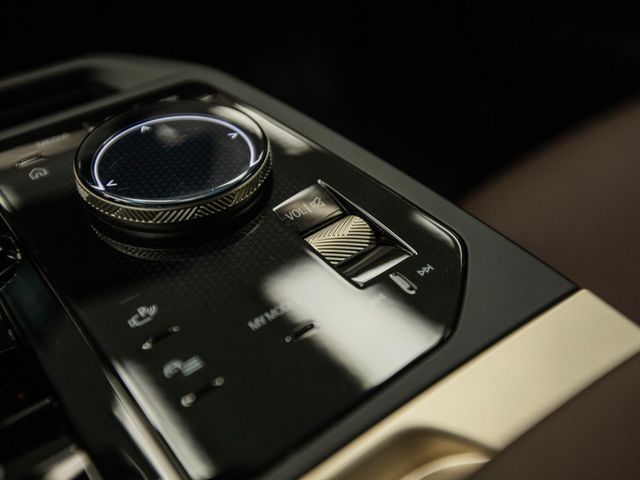 2025 BMW iX xDrive50 Sports Activity Vehicle - 22966491 - 21