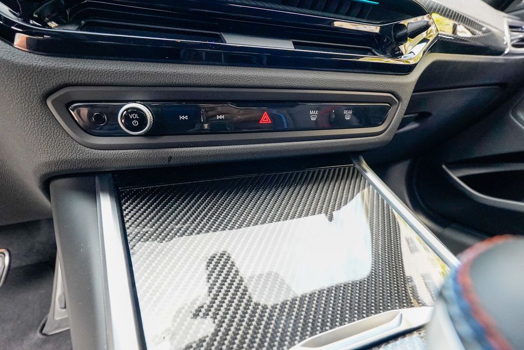 2025 BMW M2  - 23047619 - 70