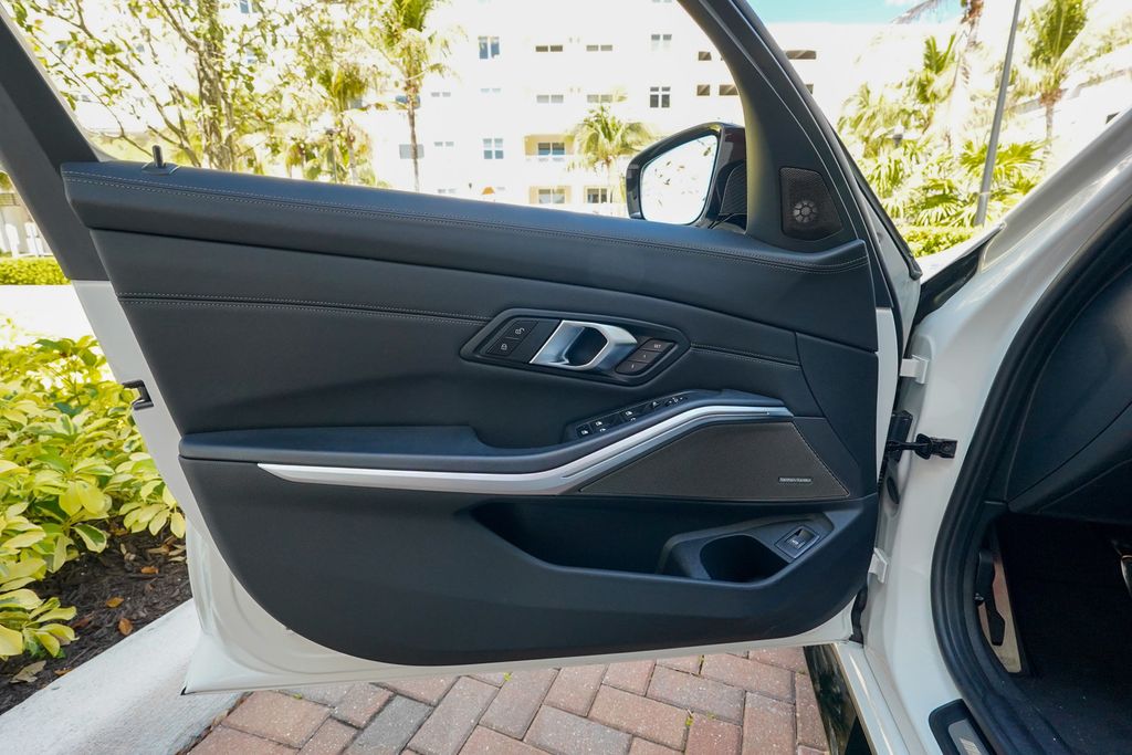 2025 BMW M3 Competition xDrive - 22994742 - 52