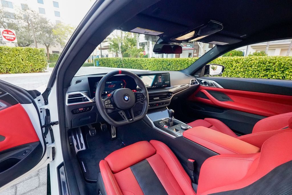 2025 BMW M4  - 22989289 - 2