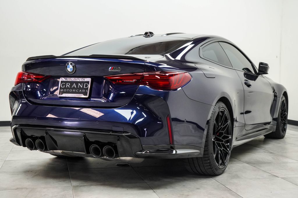 BMW M4 photo 12