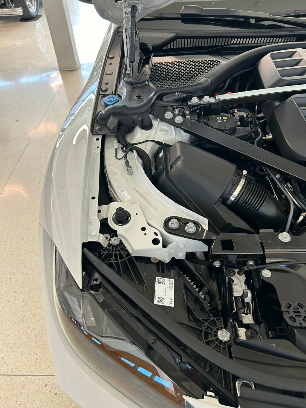 2025 BMW M4 Competition xDrive - 23010403 - 18