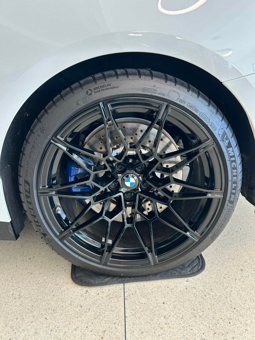 2025 BMW M4 Competition xDrive - 23010403 - 8