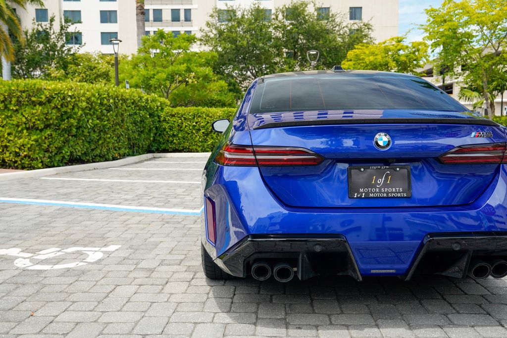 2025 BMW M5  - 23053855 - 23
