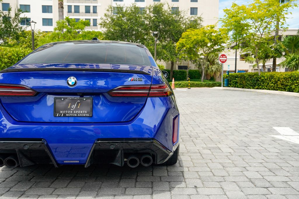 2025 BMW M5  - 23053855 - 25