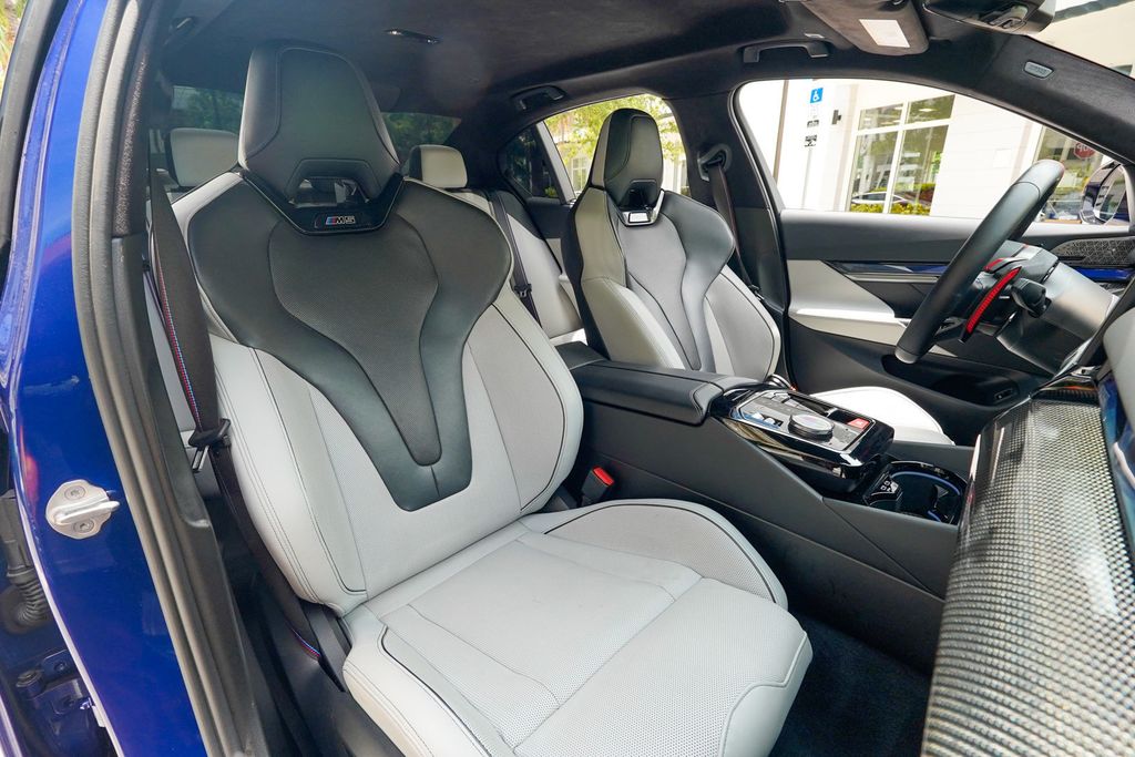 2025 BMW M5  - 23053855 - 86