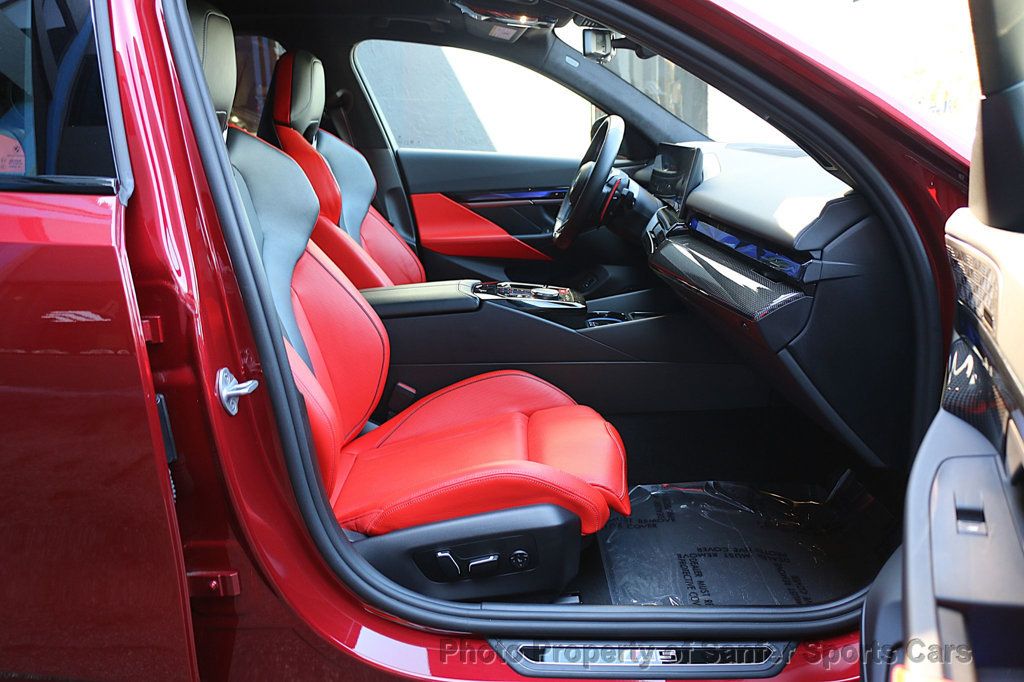 2025 BMW M5  - 22999652 - 32