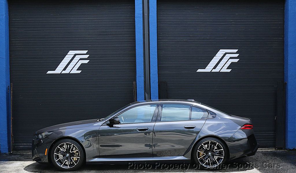 2025 BMW M5  - 23067511 - 1