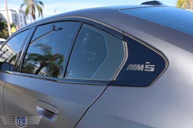 2025 BMW M5  - 22992016 - 12