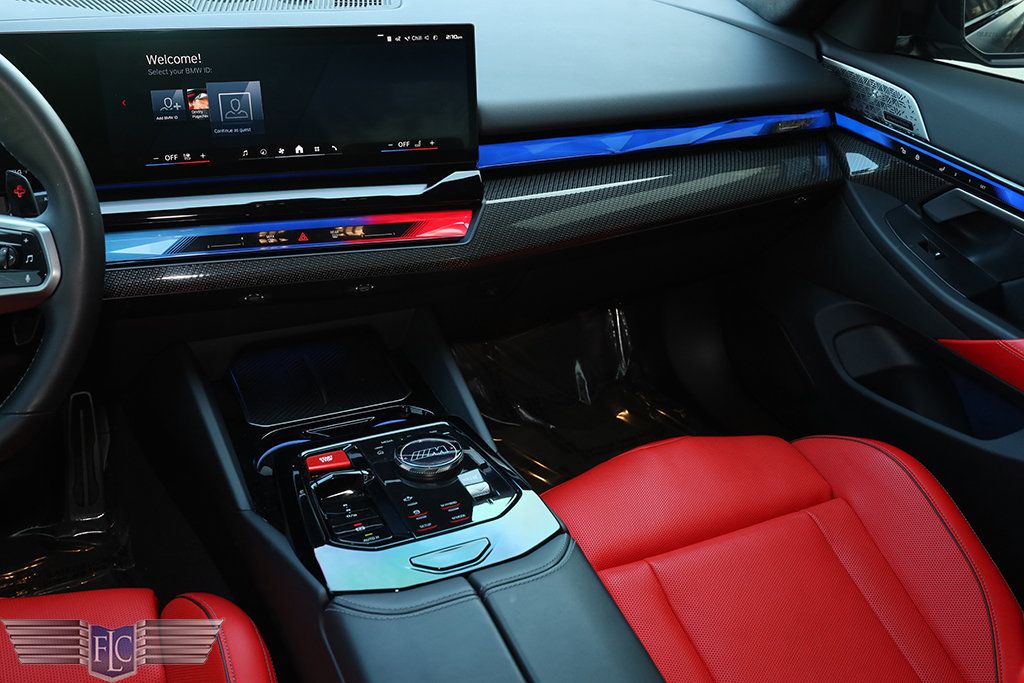 2025 BMW M5  - 22992016 - 22