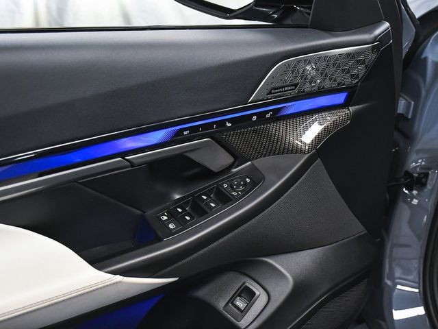 2025 BMW M5 Base - 22925612 - 9