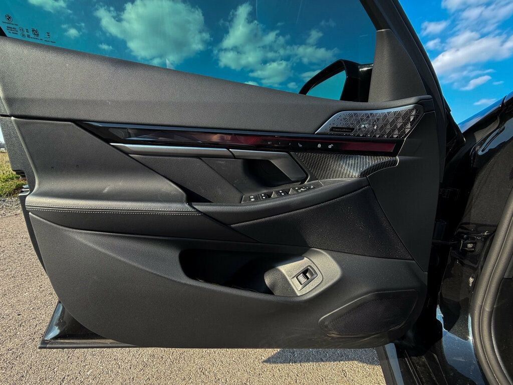 2025 BMW M5 M5 W/DRIVING ASSISTANCE PRO EXECUTIVE PKG M DRIVE PRO LOADED!! - 23004308 - 41