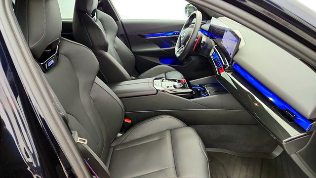 2025 BMW M5 Touring w/ M Driver's Package & Executive Pkg - 23083992 - 24