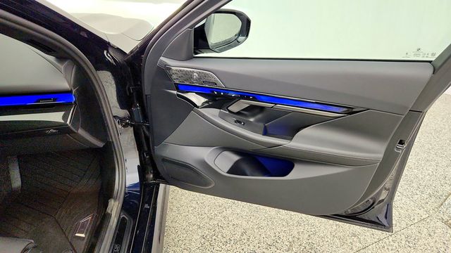 2025 BMW M5 Touring w/ M Driver's Package & Executive Pkg - 23083992 - 26