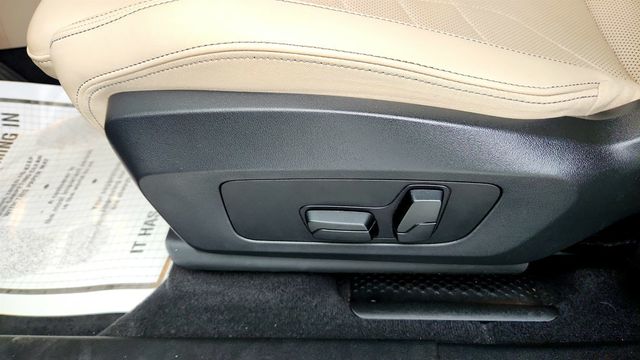 2025 BMW X1 xDrive28i w/ Convenience Pkg & harman/kardon Premium Audio - 23032104 - 11