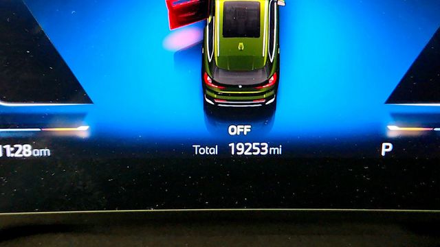 2025 BMW X1 xDrive28i w/ Convenience Pkg & harman/kardon Premium Audio - 23032104 - 15