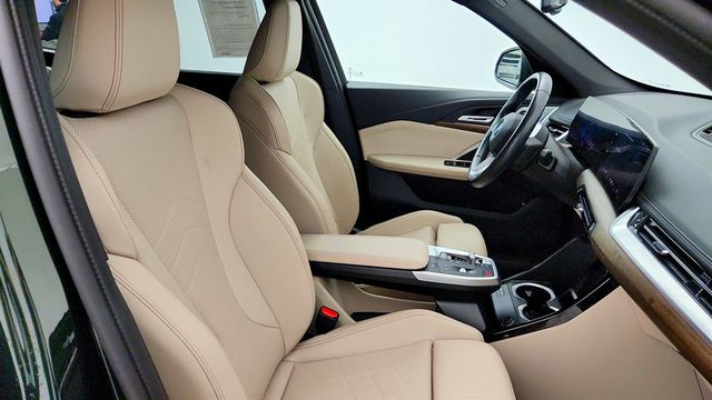 2025 BMW X1 xDrive28i w/ Convenience Pkg & harman/kardon Premium Audio - 23032104 - 21