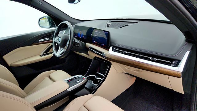2025 BMW X1 xDrive28i w/ Convenience Pkg & harman/kardon Premium Audio - 23032104 - 22