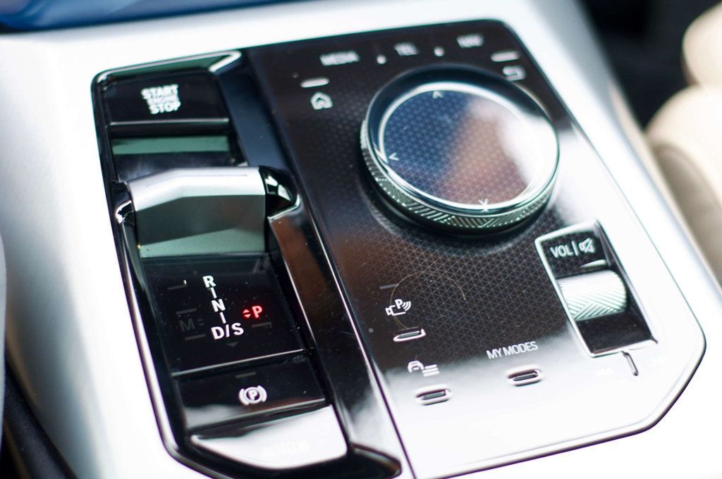 2025 BMW X3 M-Sport Pro Pkg/Heated&Cooled Seats/Heads Up Display/Pano Roof - 22971377 - 21