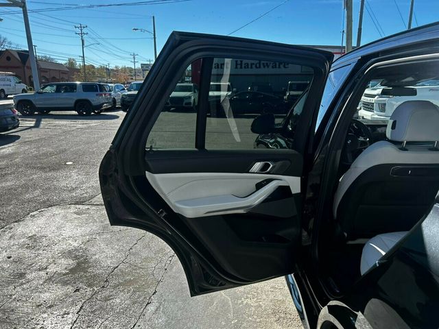 2025 BMW X5 LocalTrade/M-SportProfessionalPkg/PremiumPkg/HeatedSeats/NAV - 22944691 - 11