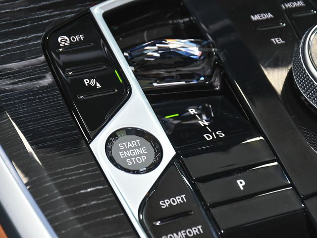2025 BMW X5 M60i - 23030024 - 33