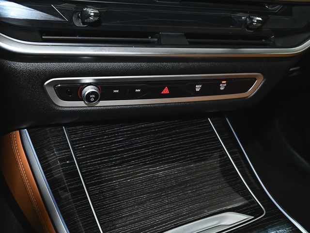 2025 BMW X5 M60i - 23030024 - 36