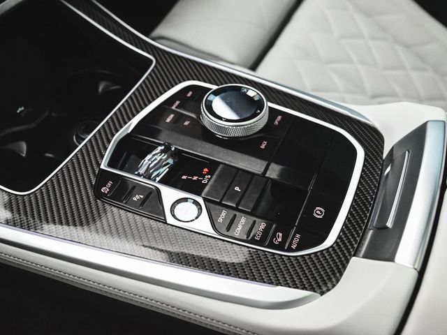 2025 BMW X5 M60i - 23039549 - 32