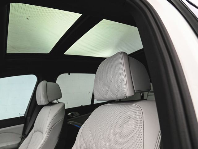 2025 BMW X5 M60i - 23039549 - 36