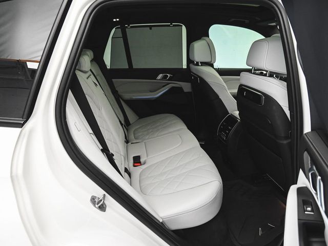 2025 BMW X5 M60i - 23039549 - 38