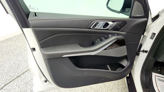 2025 BMW X5 xDrive40i SAV w/ Driving Assistance Pro & Climate Comfort Pkgs - 23010142 - 10