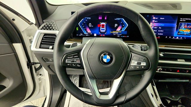 2025 BMW X5 xDrive40i SAV w/ Driving Assistance Pro & Climate Comfort Pkgs - 23010142 - 13