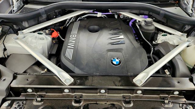 2025 BMW X5 xDrive40i SAV w/ Driving Assistance Pro & Climate Comfort Pkgs - 23010142 - 27