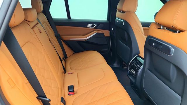 2025 BMW X5 xDrive40i SAV with Premium & Parking Assistance Packages - 22960763 - 22