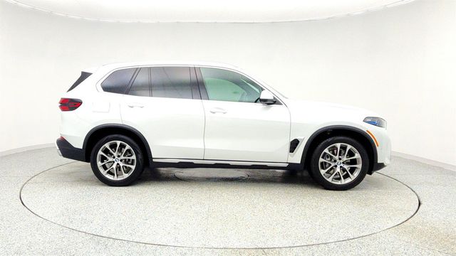 2025 BMW X5 xDrive40i SAV with Premium & Parking Assistance Packages - 22960763 - 3