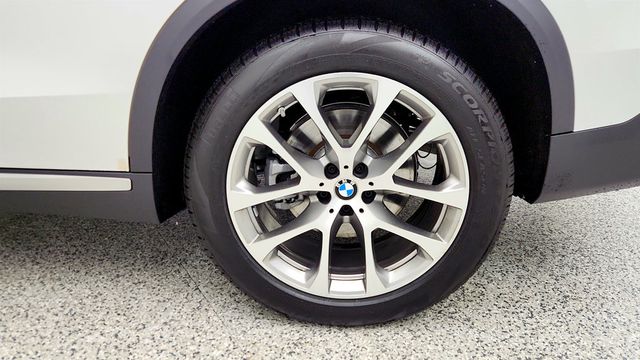 2025 BMW X5 xDrive40i SAV with Premium & Parking Assistance Packages - 22960763 - 8