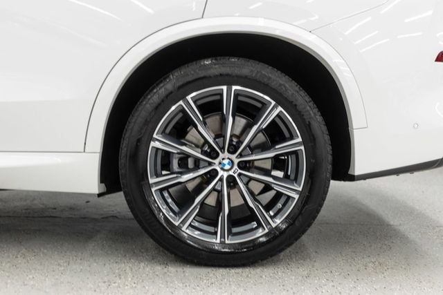 2025 BMW X5 xDrive40i Sports Activity Vehicle - 22884973 - 38