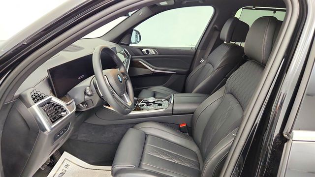 2025 BMW X5 xDrive40i w/ Executive & Driving Assistance Professional Pkgs - 23026907 - 17